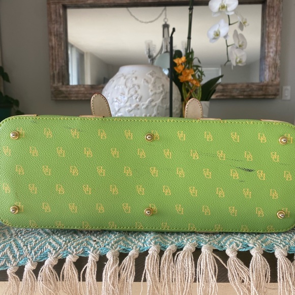 Dooney & Bourke Purse & Wristlet Set (Green) w/Gold Hardware. - Picture 11 of 15